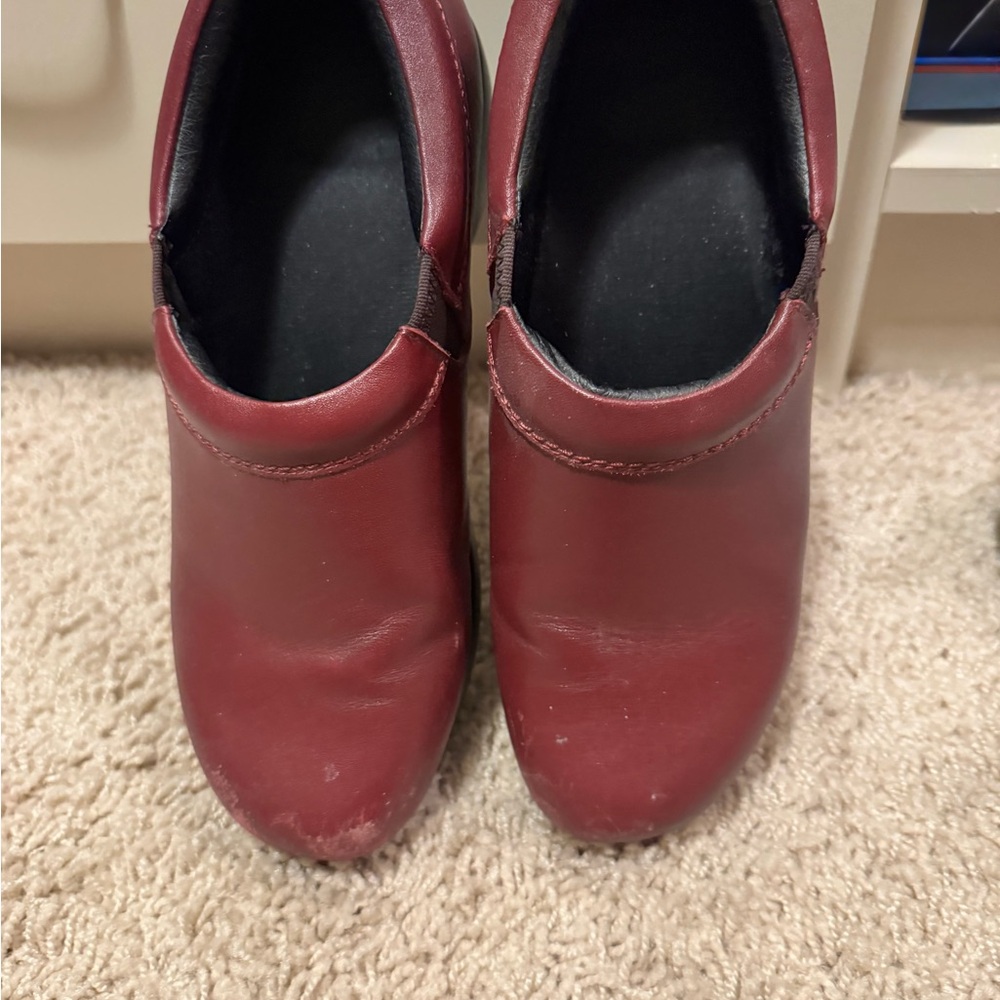 SR Max Slip Resistant Clogs size 9 - Picture 2 of 5